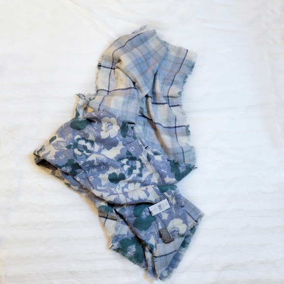 NWT Vince Camuto Reversible Floral Plaid Gray Blue Scarf - Picture 4 of 6